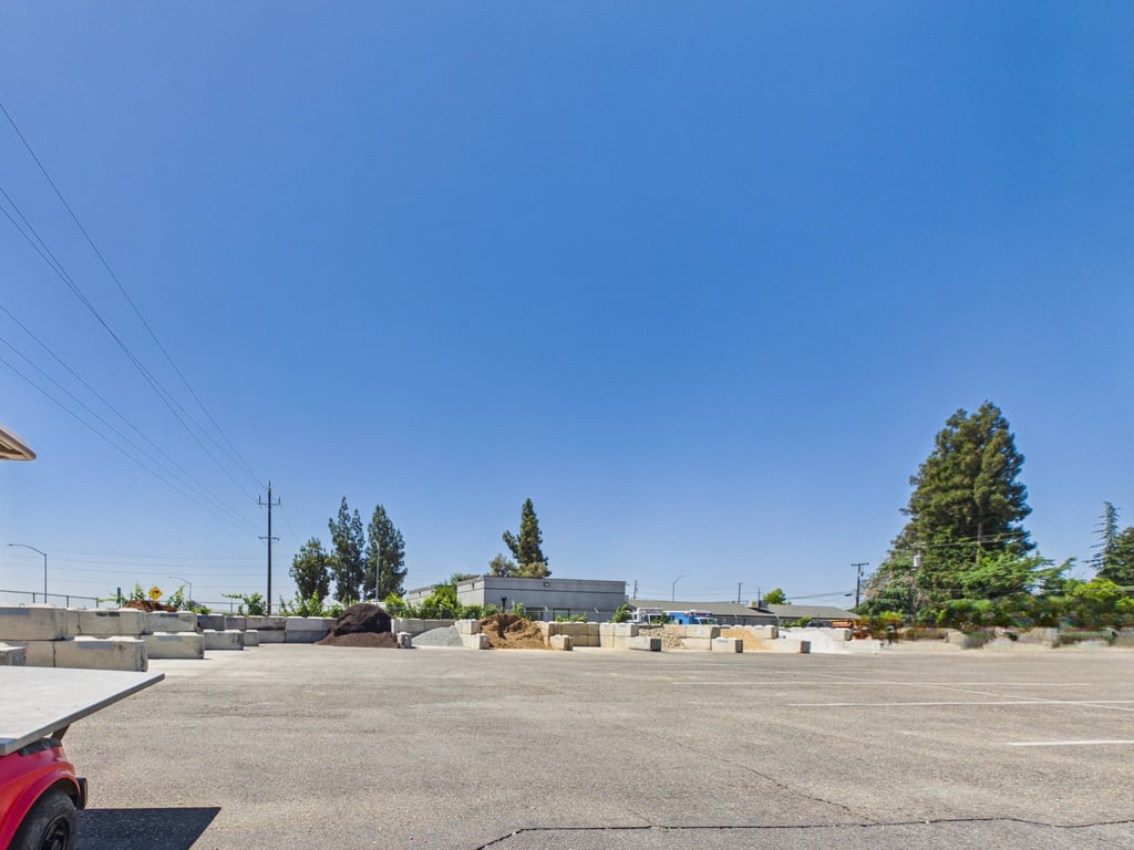 10204 HWY 41 - Photo 3