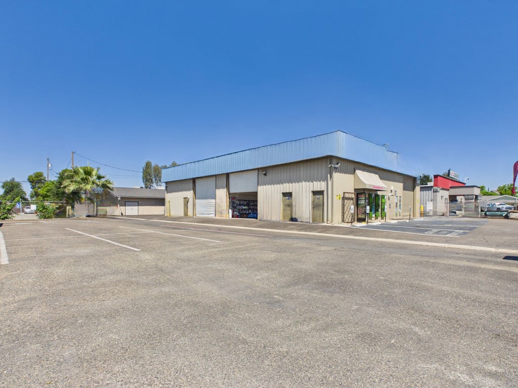 10204 HWY 41 - Photo 4