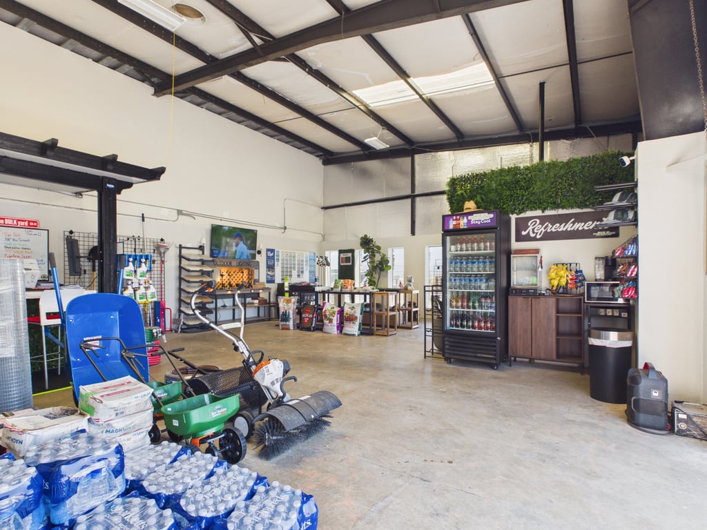 10204 HWY 41 - Photo 5