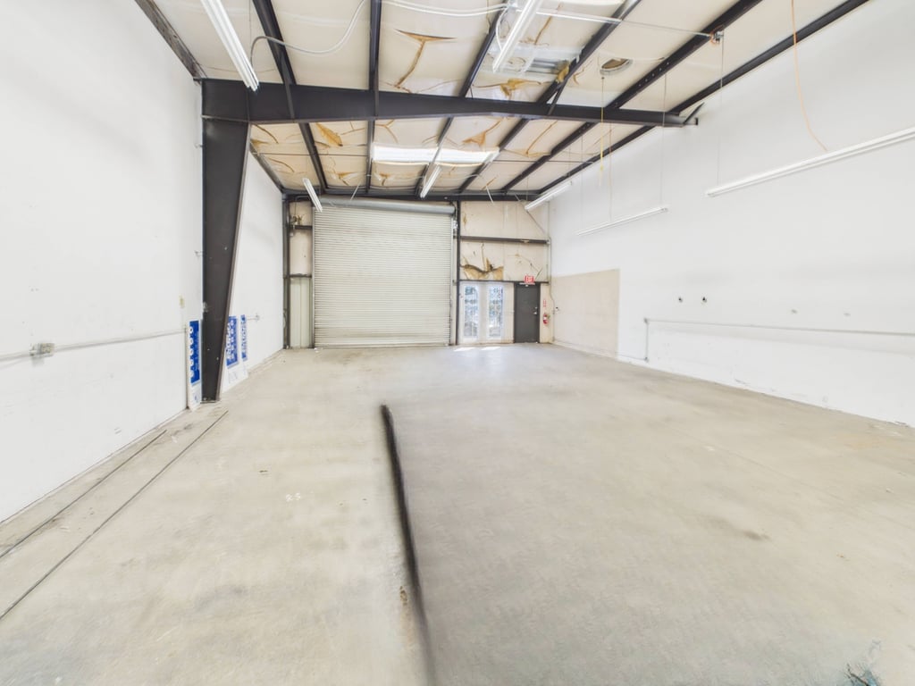 10204 HWY 41 - Photo 8