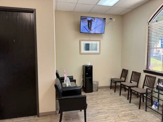 128 N Akers St, Visalia, CA  93291 - Photo 8