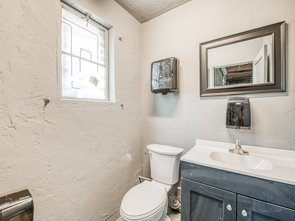 135 Van Ness Avenue - Photo 6