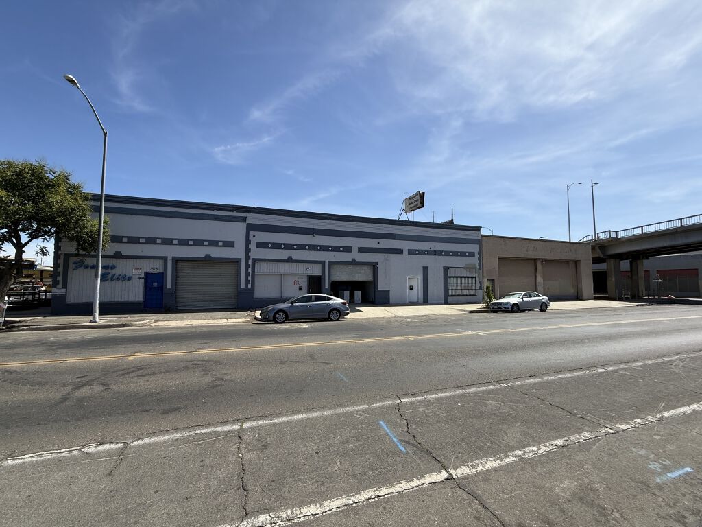 1514 H St - Photo 2