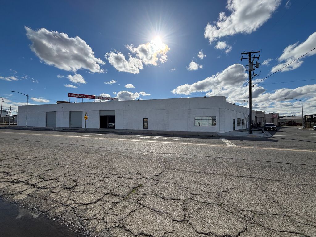 165 Broadway St, Fresno