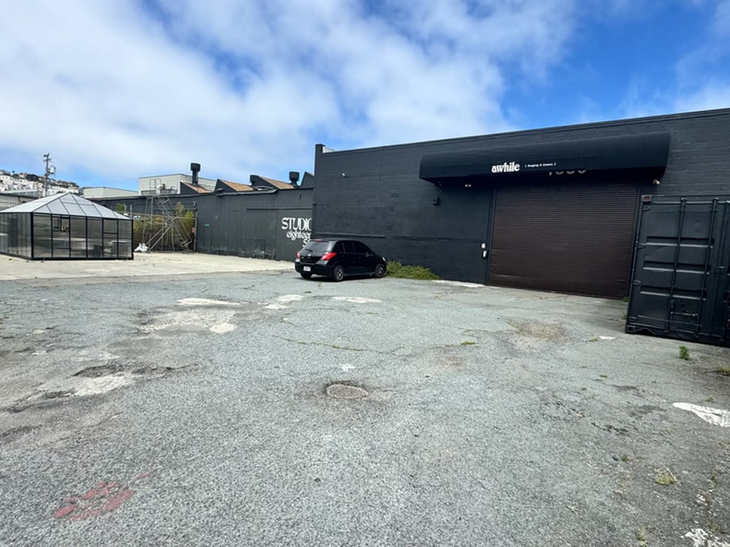 1850 W Donner Ave - Photo 3