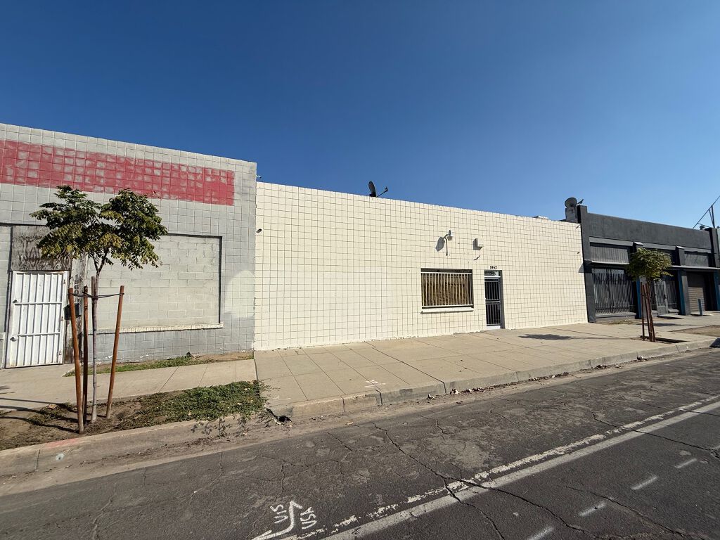 1952 H St, Fresno