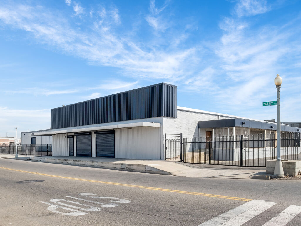 2045 S Van Ness Ave - Photo 8