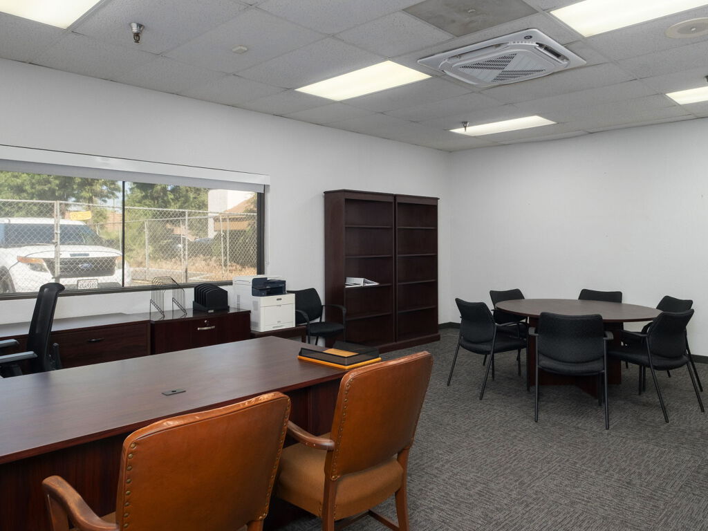 2048 N Fine Ave - Photo 7
