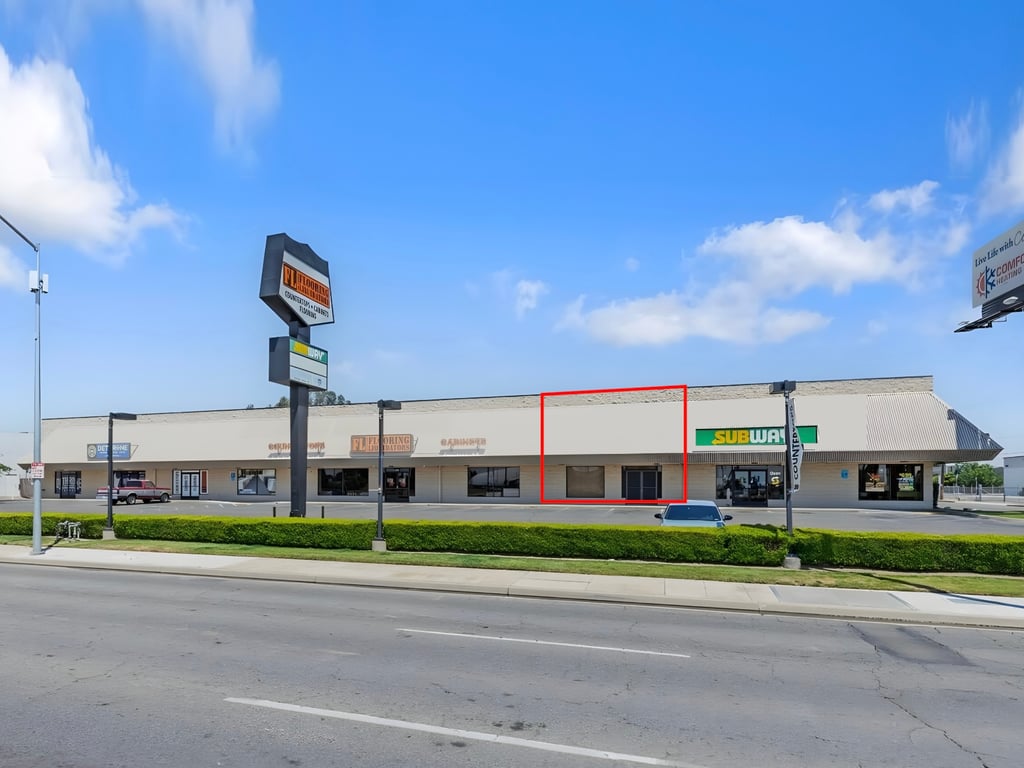 2452 North Clovis Avenue, Fresno