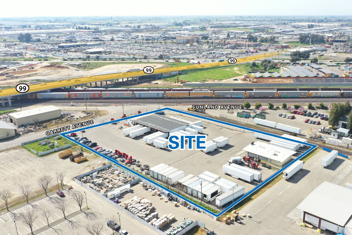 2575 S. Sunland Avenue, Fresno, CA  93725 - Photo 8