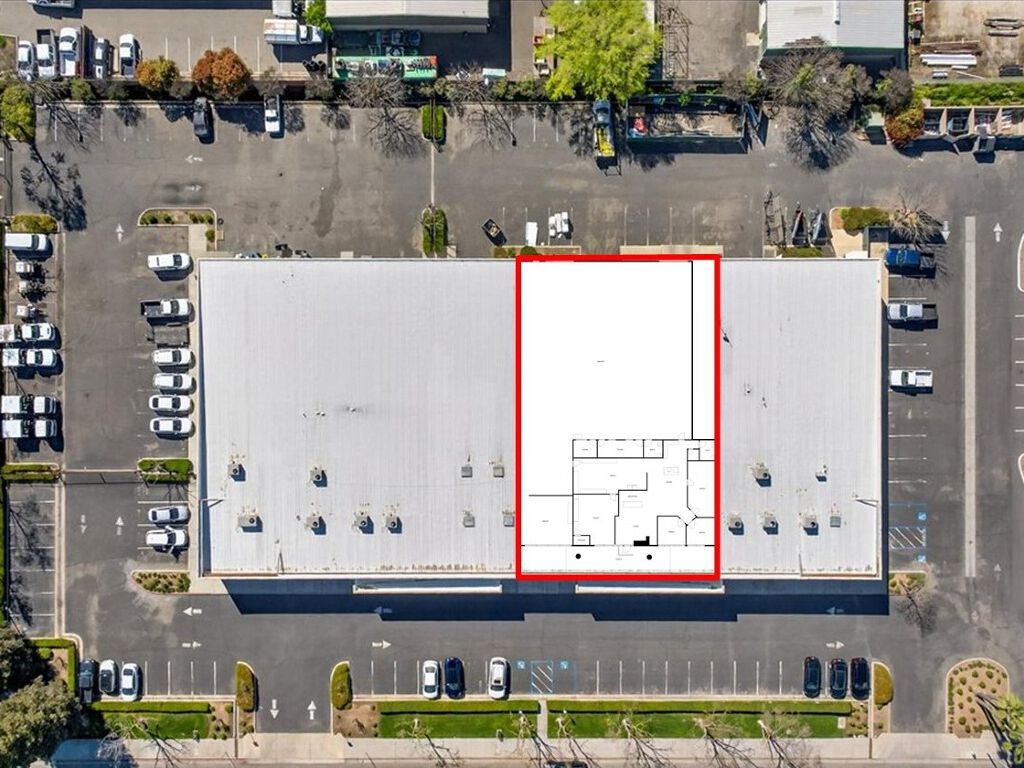 2695 N Fowler Ave - Photo 3