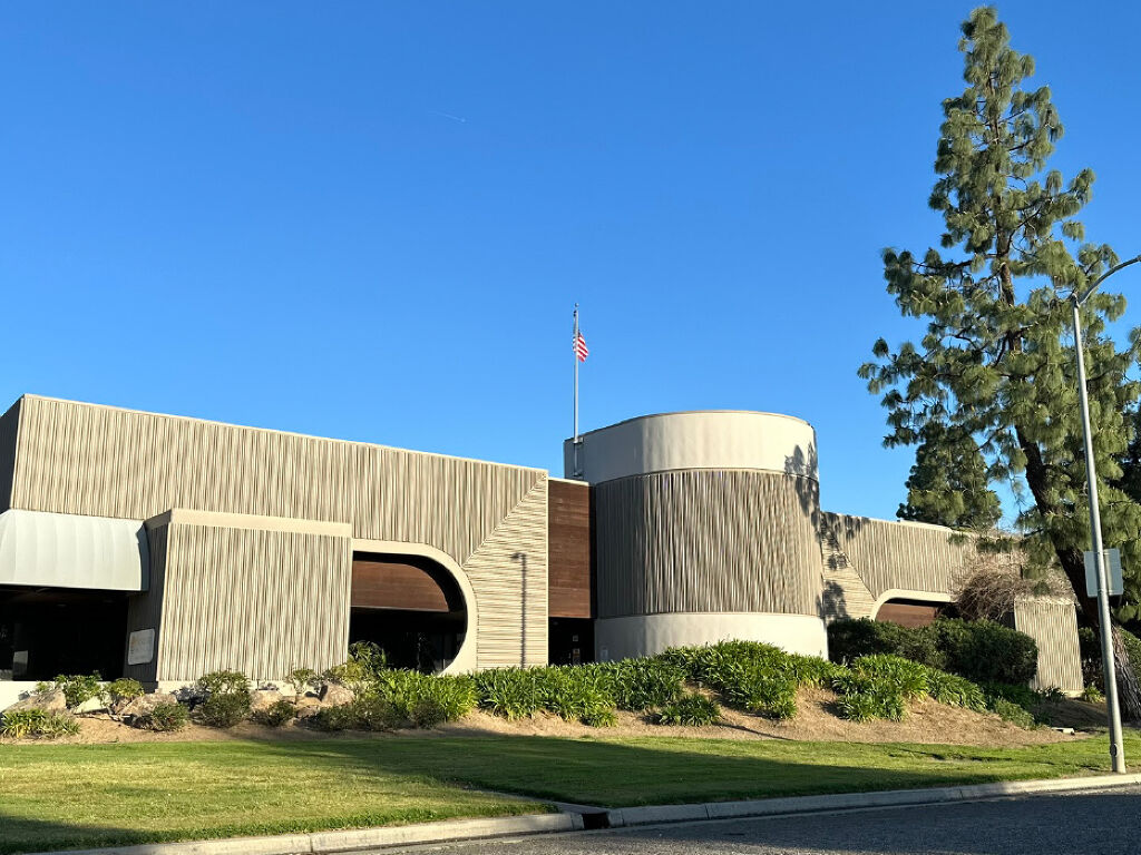 2842 N Business Park Ave - Photo 2