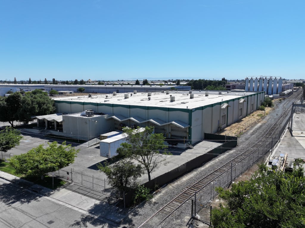2860 South East Avenue, Fresno