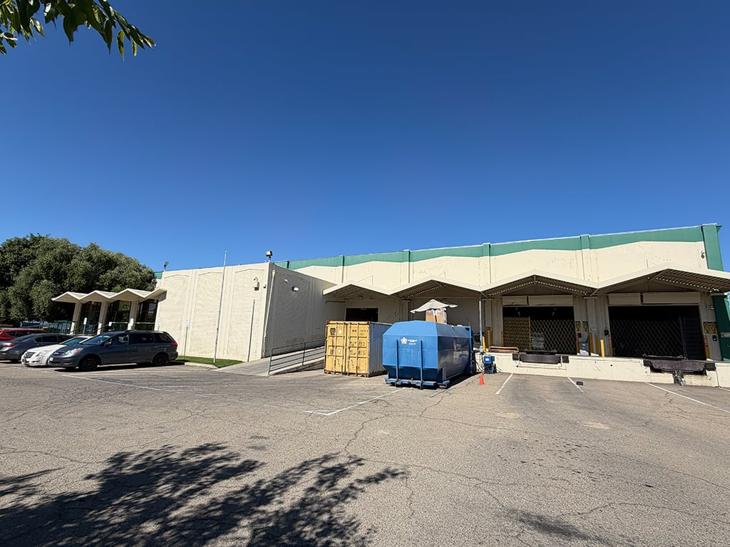 2860 South East Avenue - Photo 3