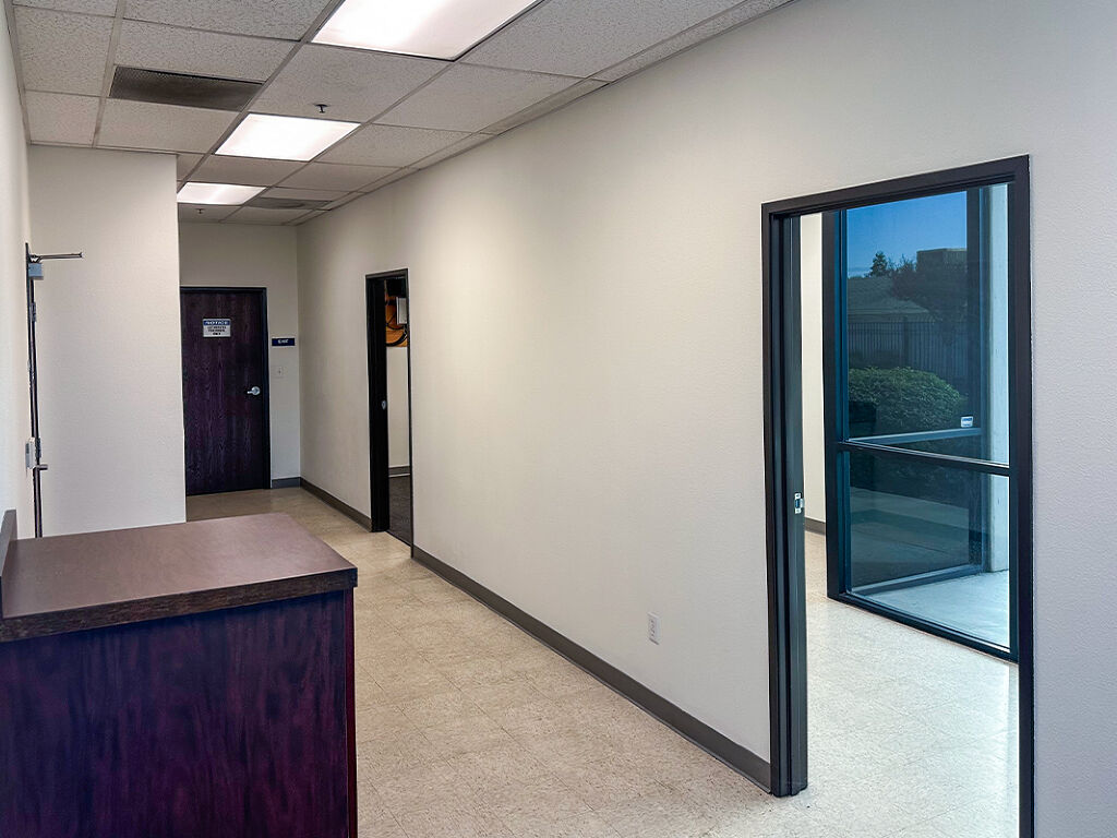 2935 S. Elm Avenue - Photo 3