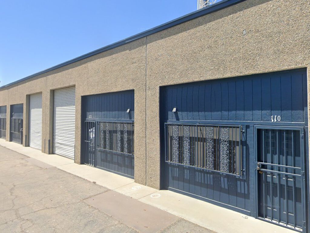 3241 N Marks Ave - Photo 2