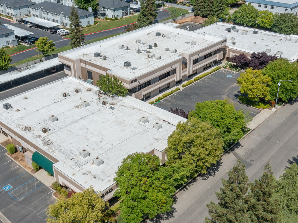 392 W Fallbrook Ave - Photo 2