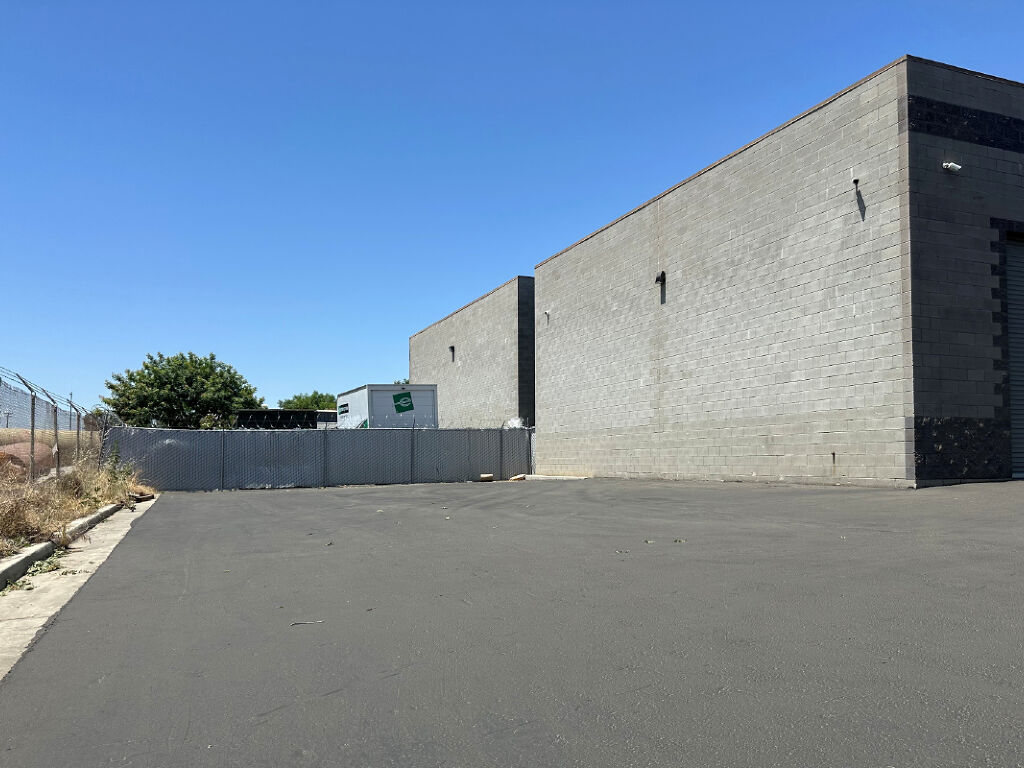 4025 W Ashcroft Ave - Photo 3