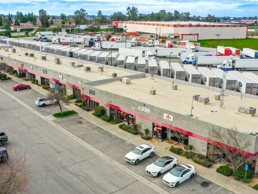 4317-4343 N Golden State Blvd - Photo 5