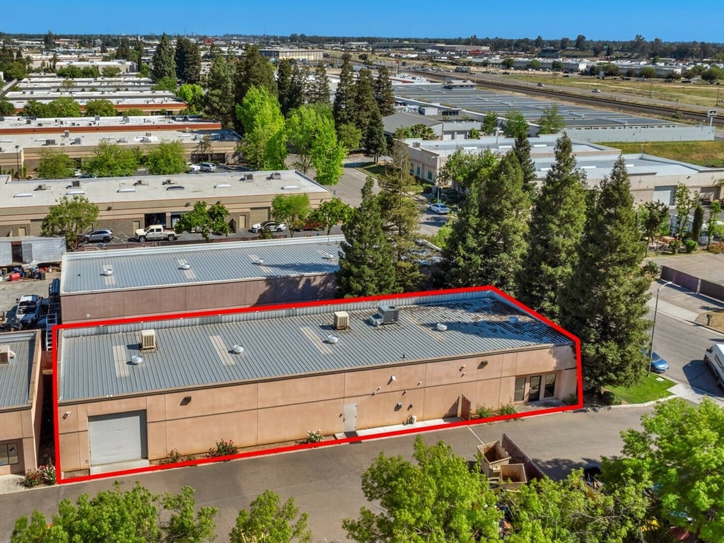 4780 West Jennifer Avenue - Photo 3