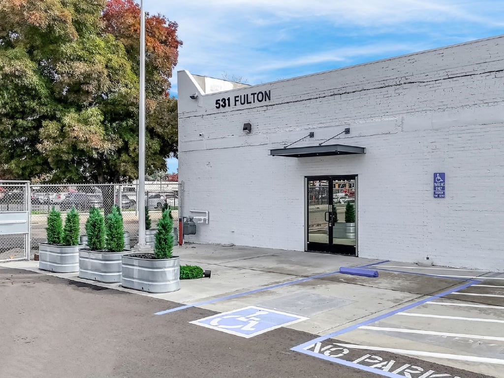 531 Fulton St - Photo 3