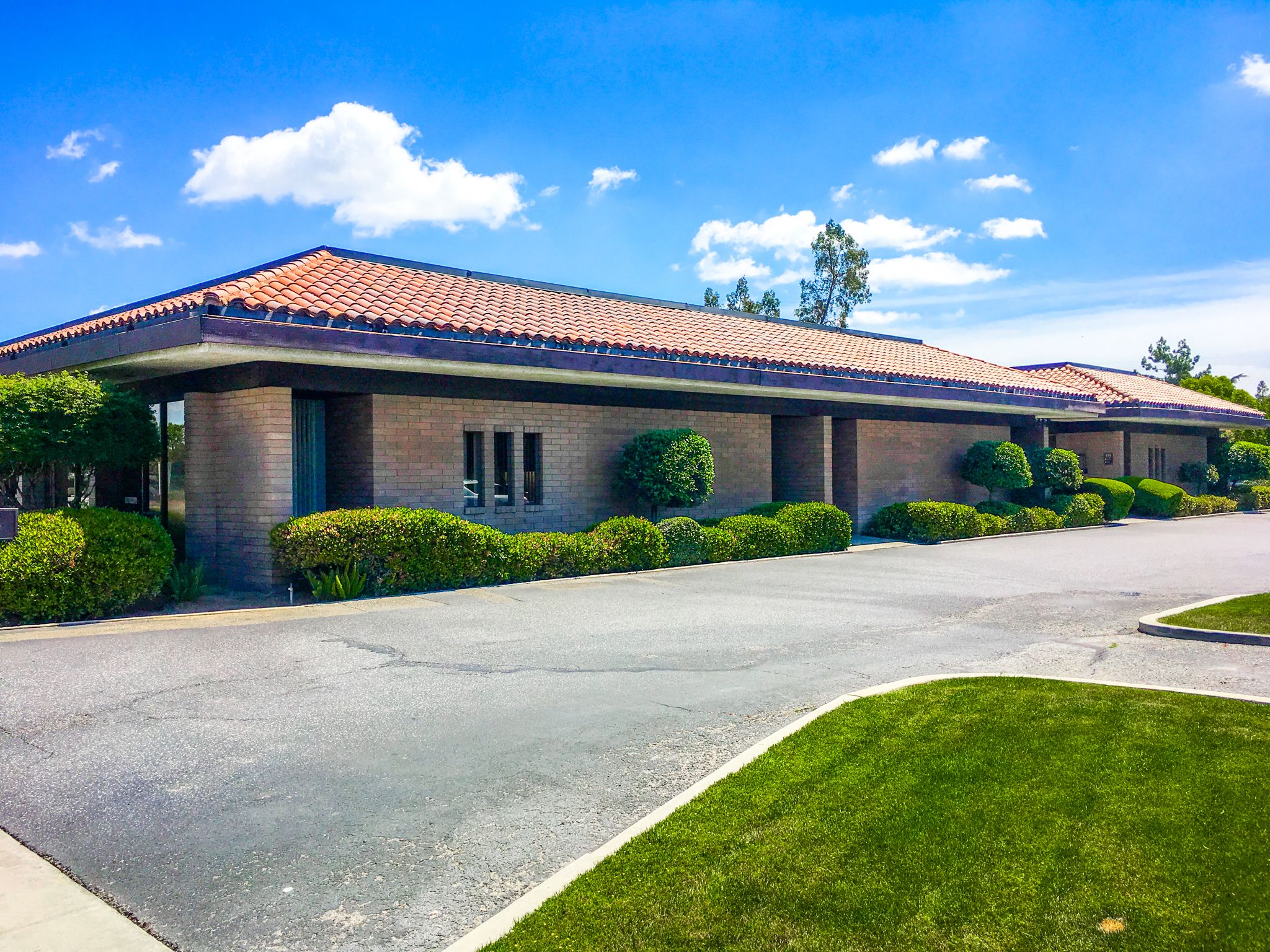 555 W. Shaw Avenue, Fresno, CA  93704, Fresno