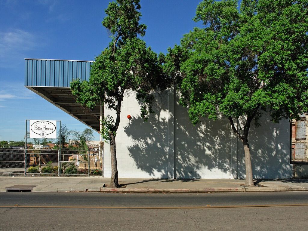 705 R St - Photo 3