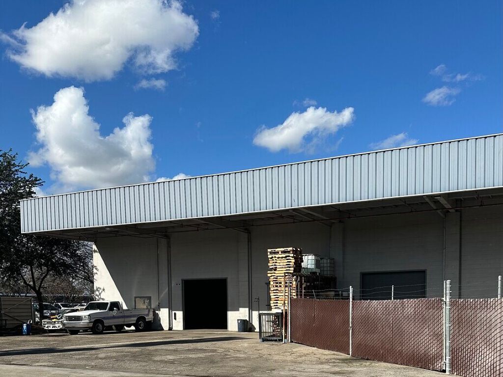 705 R St - Photo 4
